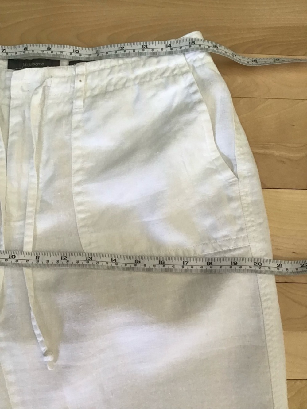 White Linen Crops - Picture 2 of 8